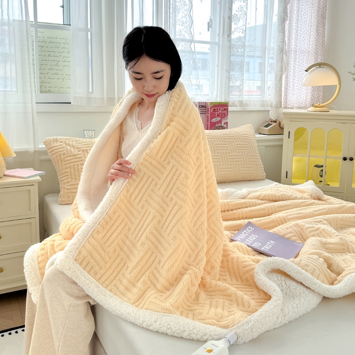 91家纺网 家纺一手货源 找家纺 蓝冰家纺 2025新款塔芙绒提花毛毯 米黄色