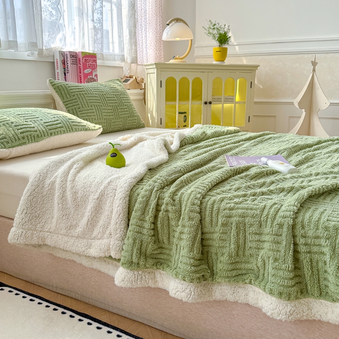 91家纺网 家纺一手货源 找家纺 蓝冰家纺 2025新款塔芙绒提花毛毯 草木绿