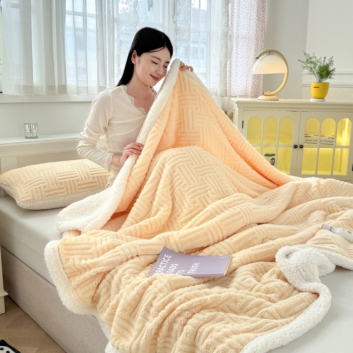 91家纺网 家纺一手货源 找家纺 蓝冰家纺 2025新款塔芙绒提花毛毯 米黄色