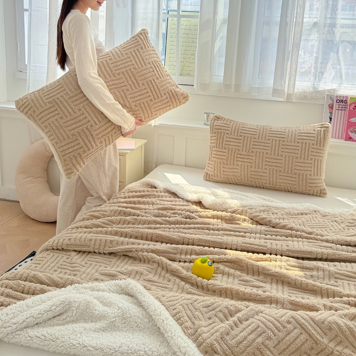 91家纺网 家纺一手货源 找家纺 蓝冰家纺 2025新款塔芙绒提花毛毯 深卡其