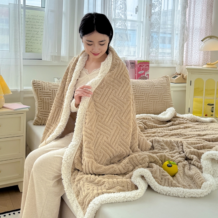 91家纺网 家纺一手货源 找家纺 蓝冰家纺 2025新款塔芙绒提花毛毯 深卡其