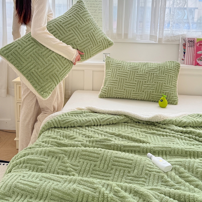 91家纺网 家纺一手货源 找家纺 蓝冰家纺 2025新款塔芙绒提花毛毯 草木绿