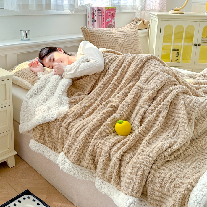 91家纺网 家纺一手货源 找家纺 蓝冰家纺 2025新款塔芙绒提花毛毯 深卡其