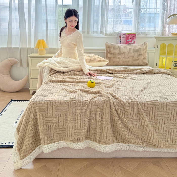 91家纺网 家纺一手货源 找家纺 蓝冰家纺 2025新款塔芙绒提花毛毯 深卡其