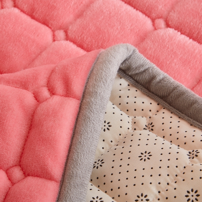 91家纺网 家纺一手货源 找家纺 雅萱家纺 2025新款牛奶绒学生床垫三件套 牛奶绒床垫三件套-平然心动