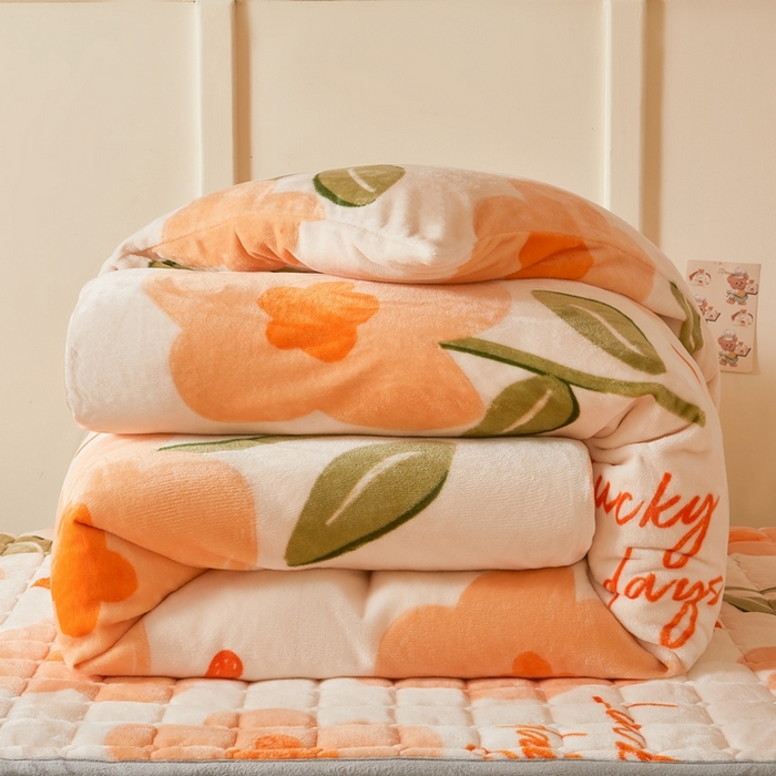 91家纺网 家纺一手货源 找家纺 雅萱家纺 2025新款牛奶绒学生床垫三件套 牛奶绒床垫三件套-萱花