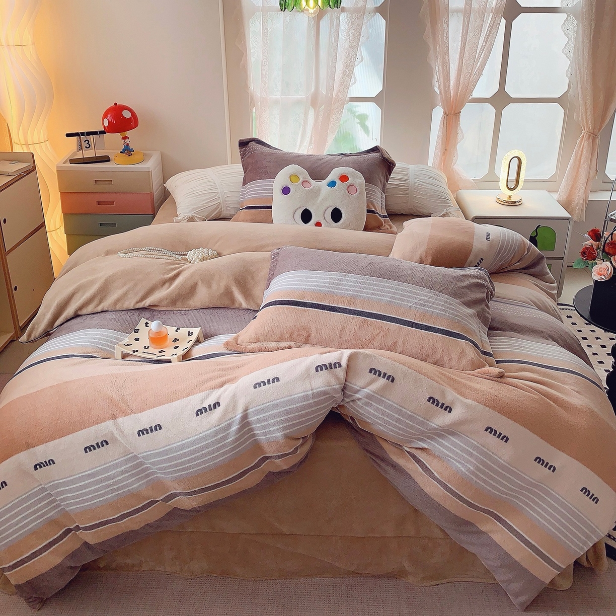 91家纺网 家纺一手货源 找家纺 奈萝家纺 2025新款加厚小清新印花牛奶绒三件套四件套 米兰风尚