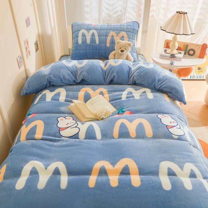 91家纺网 家纺一手货源 找家纺 雅萱家纺 2025新款牛奶绒学生床垫三件套 牛奶绒床垫三件套-樱桃小兔