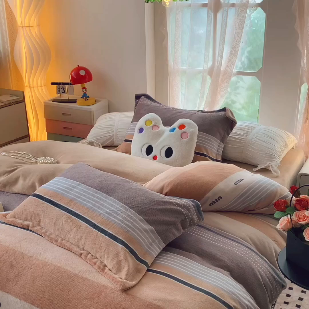 91家纺网 家纺一手货源 找家纺 奈萝家纺 2025新款加厚小清新印花牛奶绒三件套四件套 米兰风尚