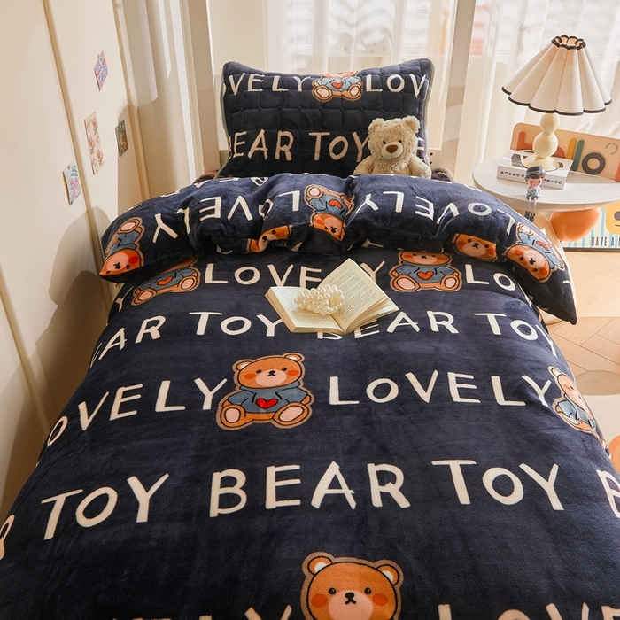 91家纺网 家纺一手货源 找家纺 雅萱家纺 2025新款牛奶绒学生床垫三件套 牛奶绒床垫三件套-LOVE熊