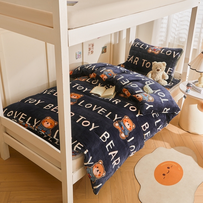 91家纺网 家纺一手货源 找家纺 雅萱家纺 2025新款牛奶绒学生床垫三件套 牛奶绒床垫三件套-LOVE熊