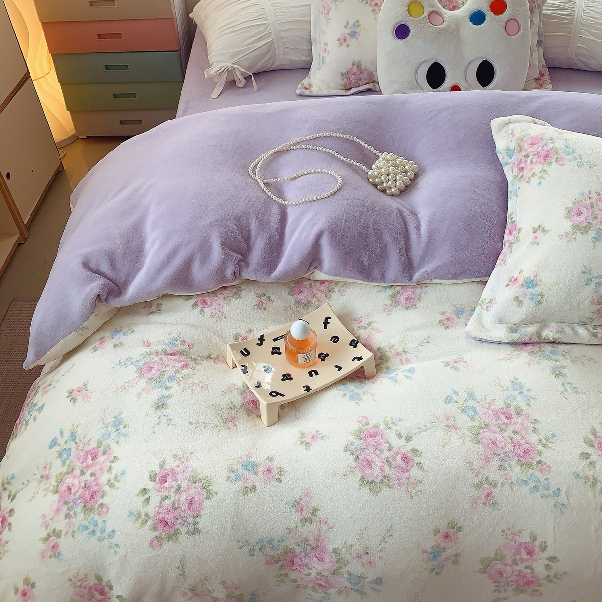 91家纺网 家纺一手货源 找家纺 奈萝家纺 2025新款加厚小清新印花牛奶绒三件套四件套 沐熙花