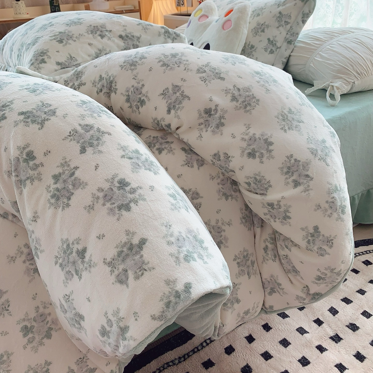 奈萝家纺 2025新款加厚小清新印花牛奶绒三件套四件套 清新花梦