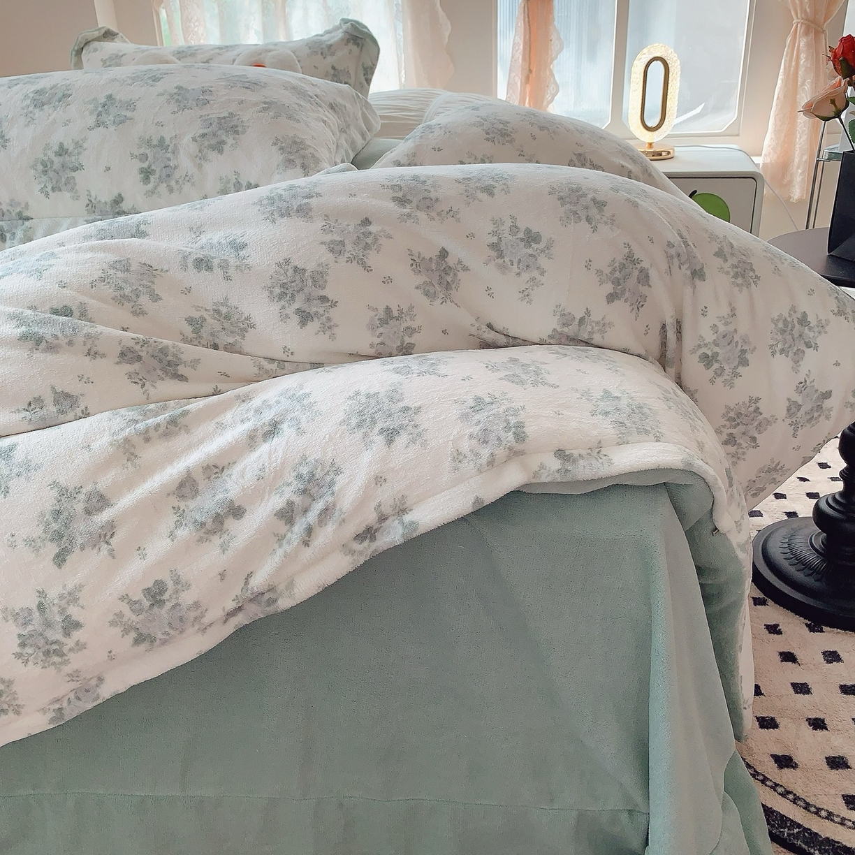 91家纺网 家纺一手货源 找家纺 奈萝家纺 2025新款加厚小清新印花牛奶绒三件套四件套 清新花梦