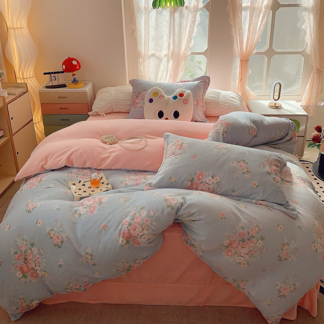 91家纺网 家纺一手货源 找家纺 奈萝家纺 2025新款加厚小清新印花牛奶绒三件套四件套 柔情花梦