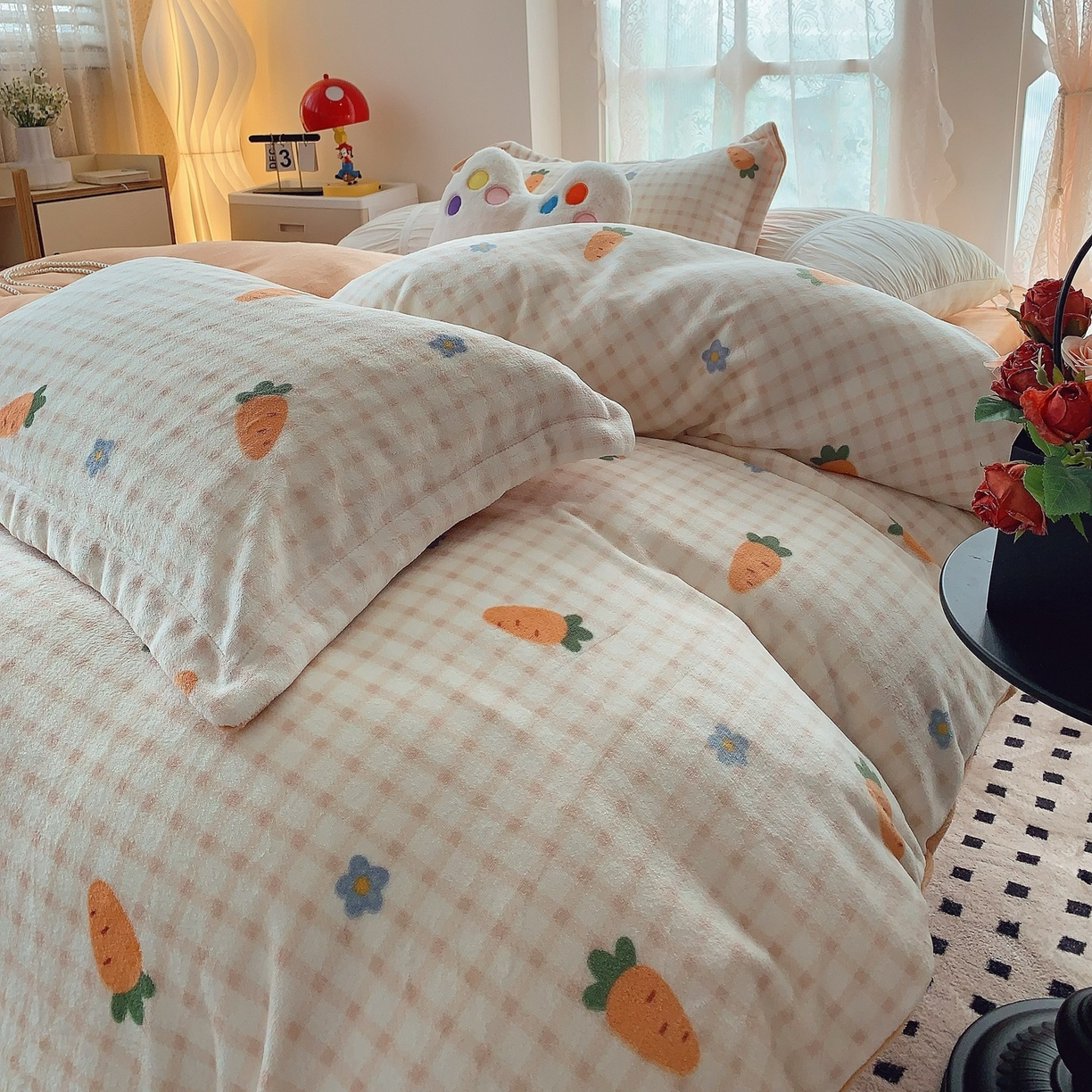 91家纺网 家纺一手货源 找家纺 奈萝家纺 2025新款加厚小清新印花牛奶绒三件套四件套 甜心萝卜