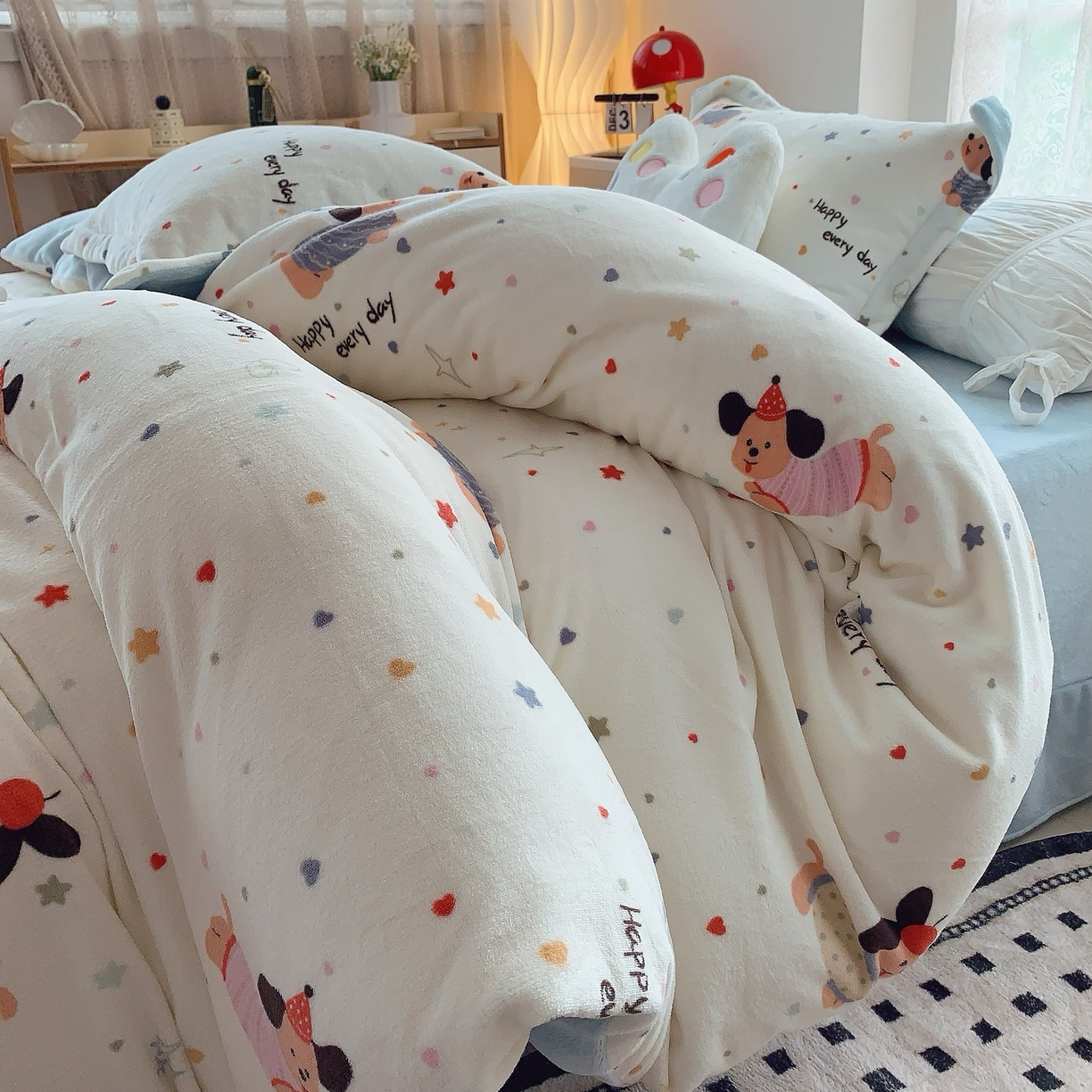 奈萝家纺 2025新款加厚小清新印花牛奶绒三件套四件套 童趣星海