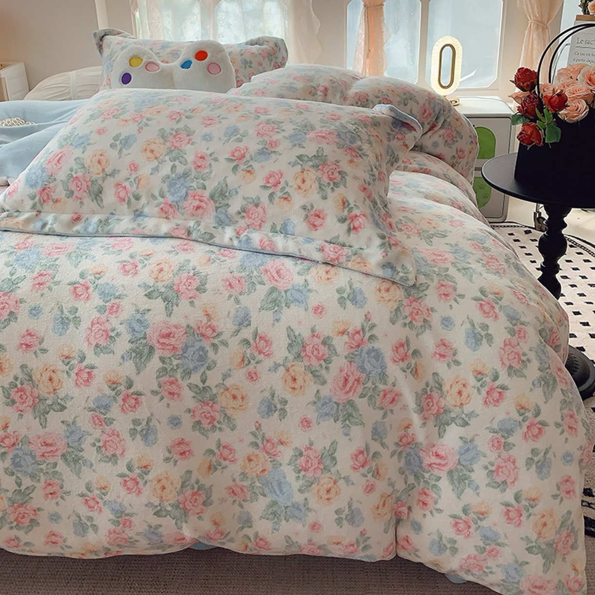 91家纺网 家纺一手货源 找家纺 奈萝家纺 2025新款加厚小清新印花牛奶绒三件套四件套 夏日花开