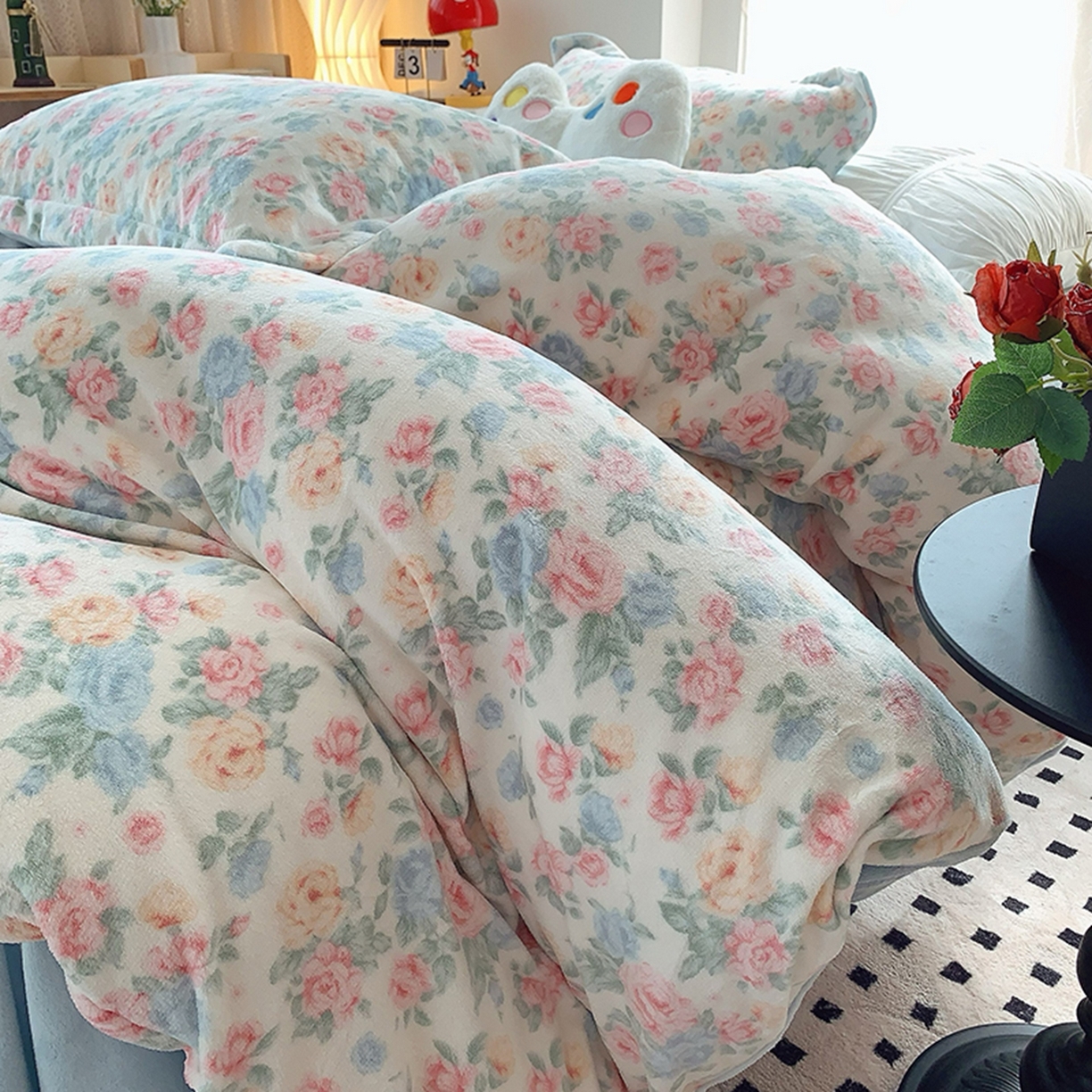 91家纺网 家纺一手货源 找家纺 奈萝家纺 2025新款加厚小清新印花牛奶绒三件套四件套 夏日花开