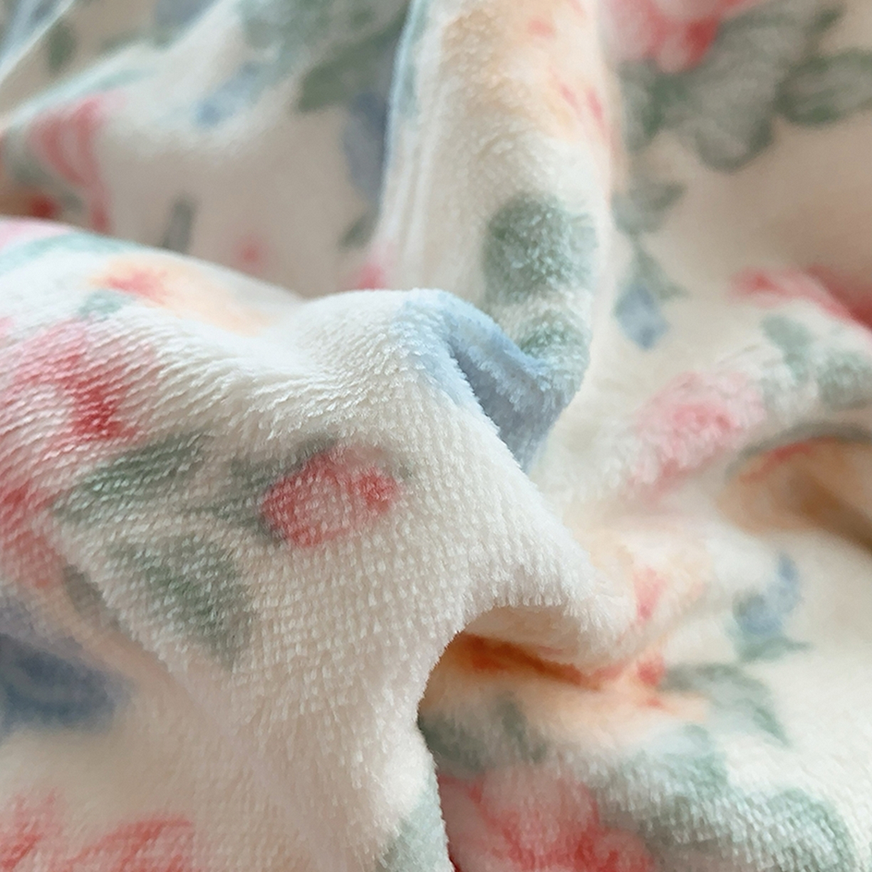 91家纺网 家纺一手货源 找家纺 奈萝家纺 2025新款加厚小清新印花牛奶绒三件套四件套 夏日花开