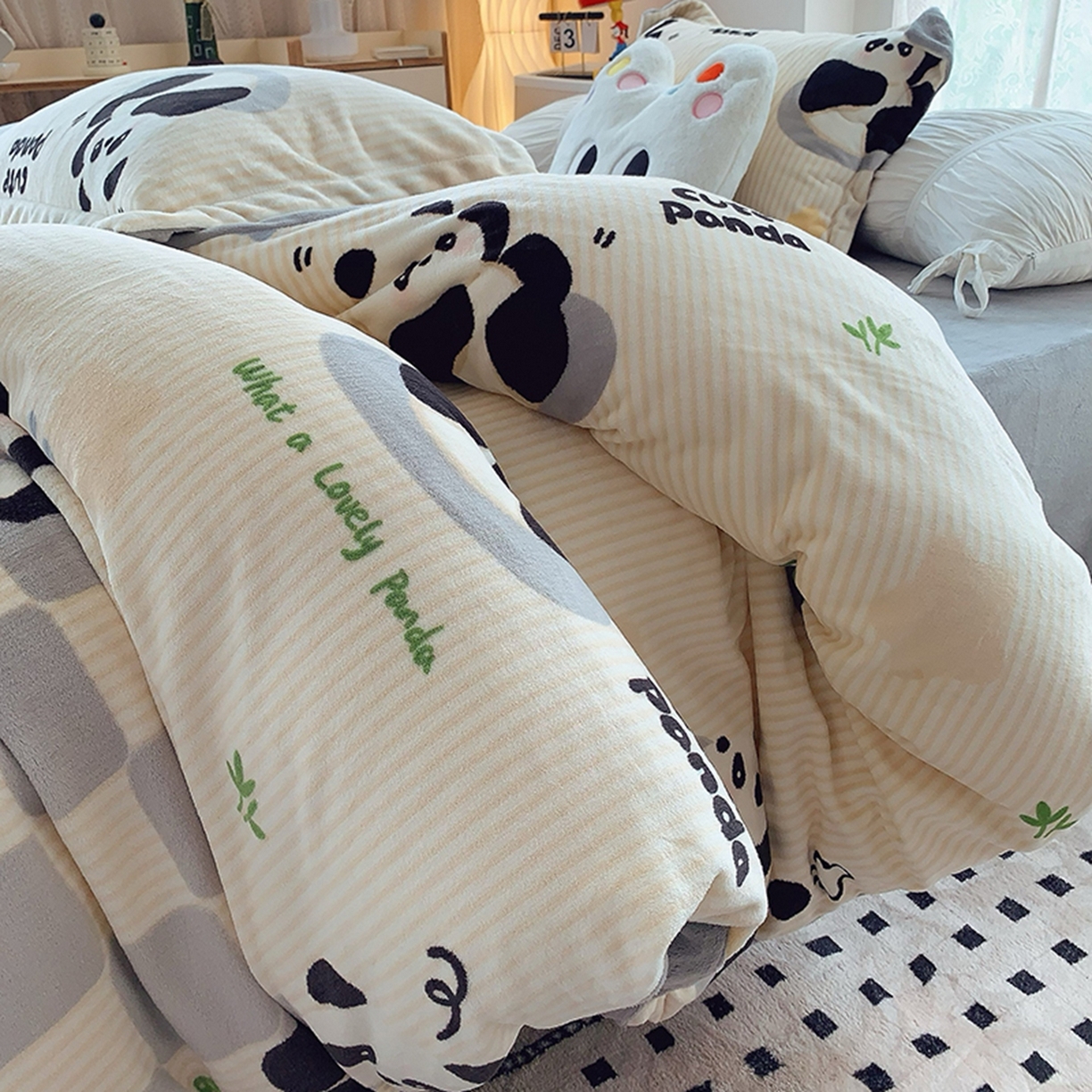 奈萝家纺 2025新款加厚小清新印花牛奶绒三件套四件套 小熊猫灰
