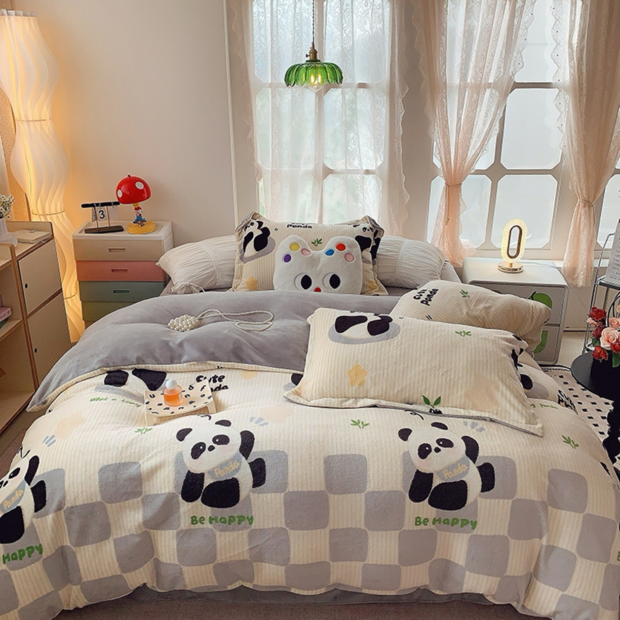 91家纺网 家纺一手货源 找家纺 奈萝家纺 2025新款加厚小清新印花牛奶绒三件套四件套 小熊猫灰