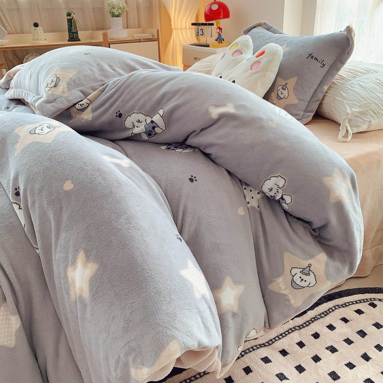 奈萝家纺 2025新款加厚小清新印花牛奶绒三件套四件套 星际宝贝