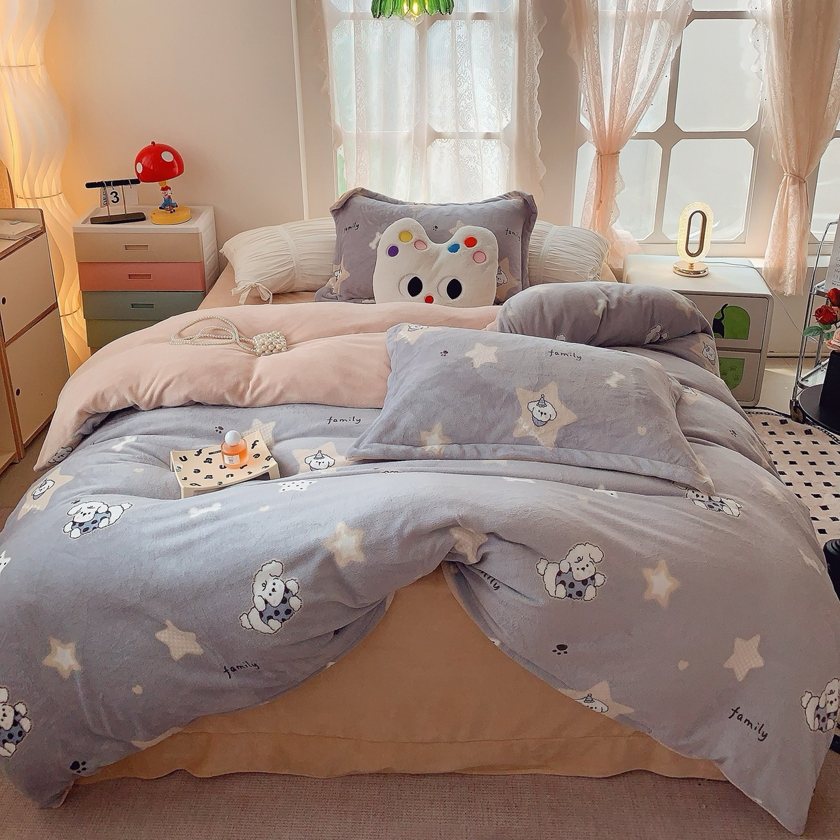 91家纺网 家纺一手货源 找家纺 奈萝家纺 2025新款加厚小清新印花牛奶绒三件套四件套 星际宝贝