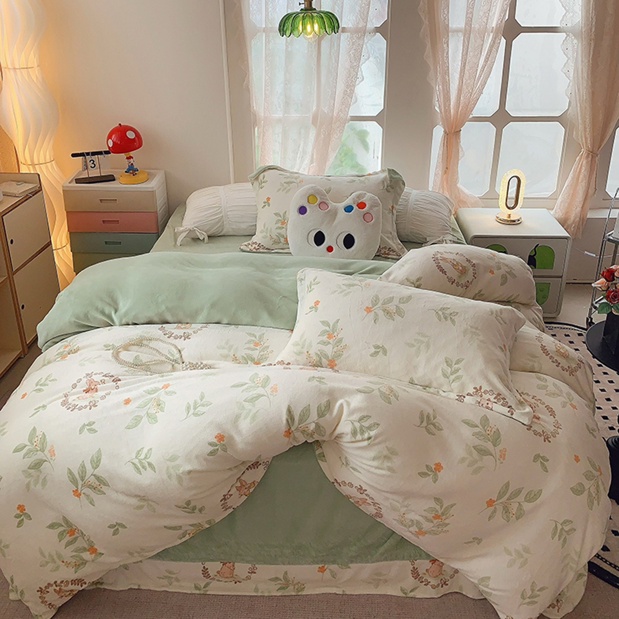 91家纺网 家纺一手货源 找家纺 奈萝家纺 2025新款加厚小清新印花牛奶绒三件套四件套 叶畔兔语