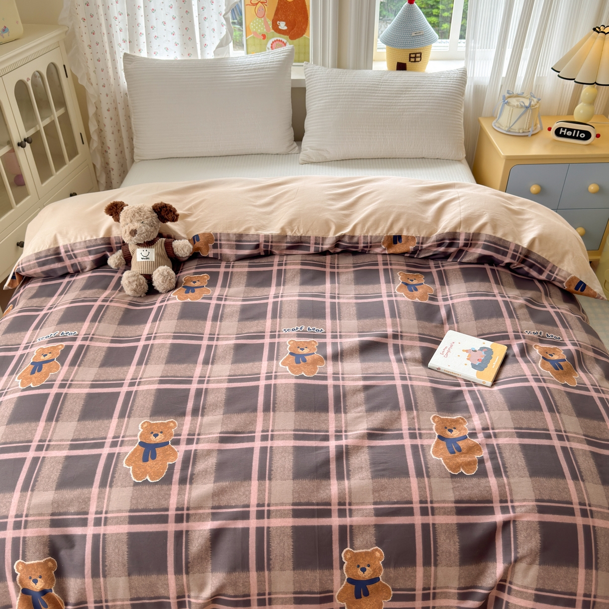 91家纺网 家纺一手货源 找家纺 清雅福 2026春夏新品全棉13070萌趣系列四件套 饼干熊-粉格