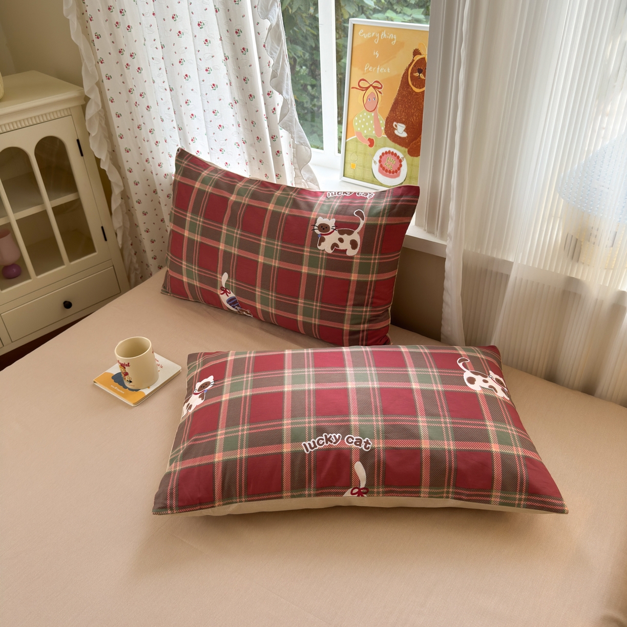 91家纺网 家纺一手货源 找家纺 清雅福 2026春夏新品全棉13070萌趣系列四件套 呆萌喵-圣诞格