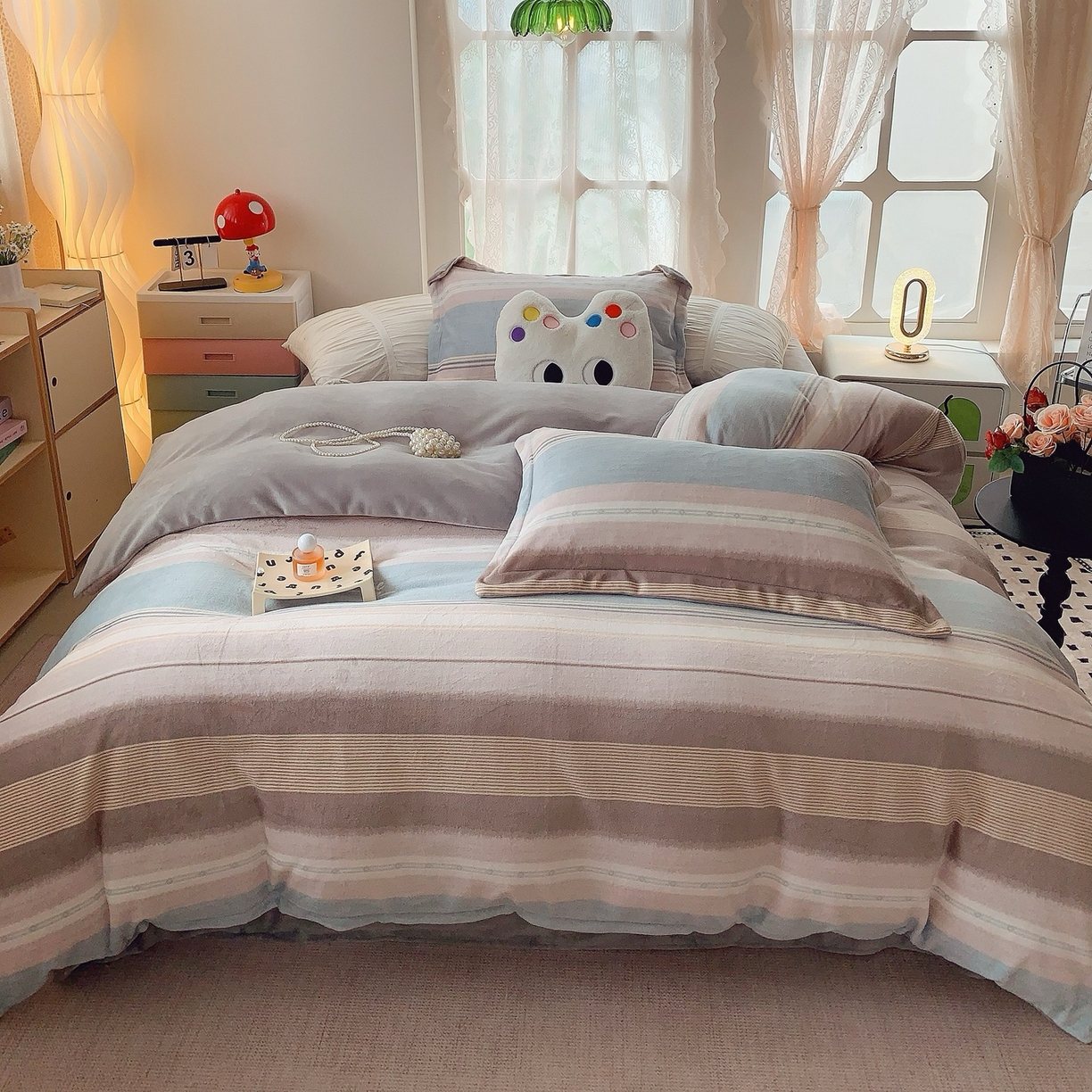 91家纺网 家纺一手货源 找家纺 奈萝家纺 2025新款加厚小清新印花牛奶绒三件套四件套 英伦之旅