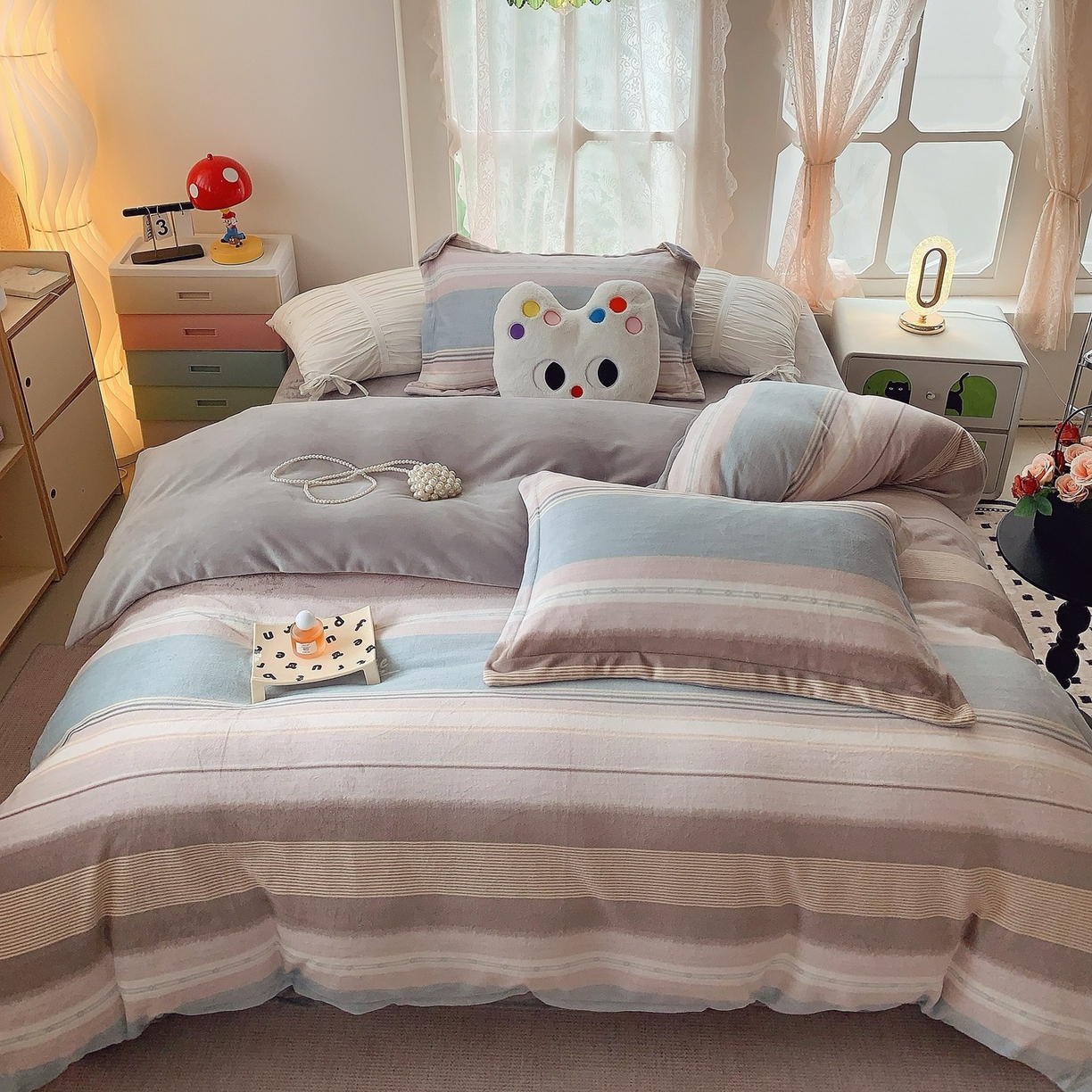 91家纺网 家纺一手货源 找家纺 奈萝家纺 2025新款加厚小清新印花牛奶绒三件套四件套 英伦之旅