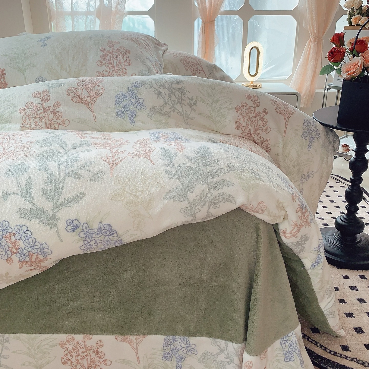 91家纺网 家纺一手货源 找家纺 奈萝家纺 2025新款加厚小清新印花牛奶绒三件套四件套 幽兰花谷