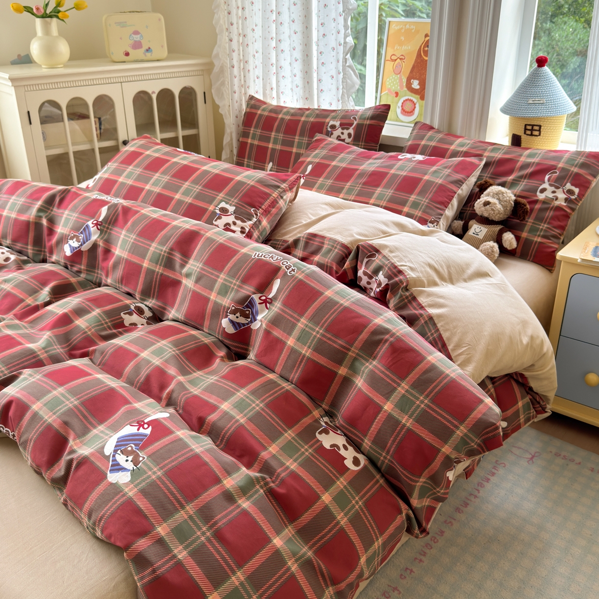 91家纺网 家纺一手货源 找家纺 清雅福 2026春夏新品全棉13070萌趣系列四件套 呆萌喵-圣诞格