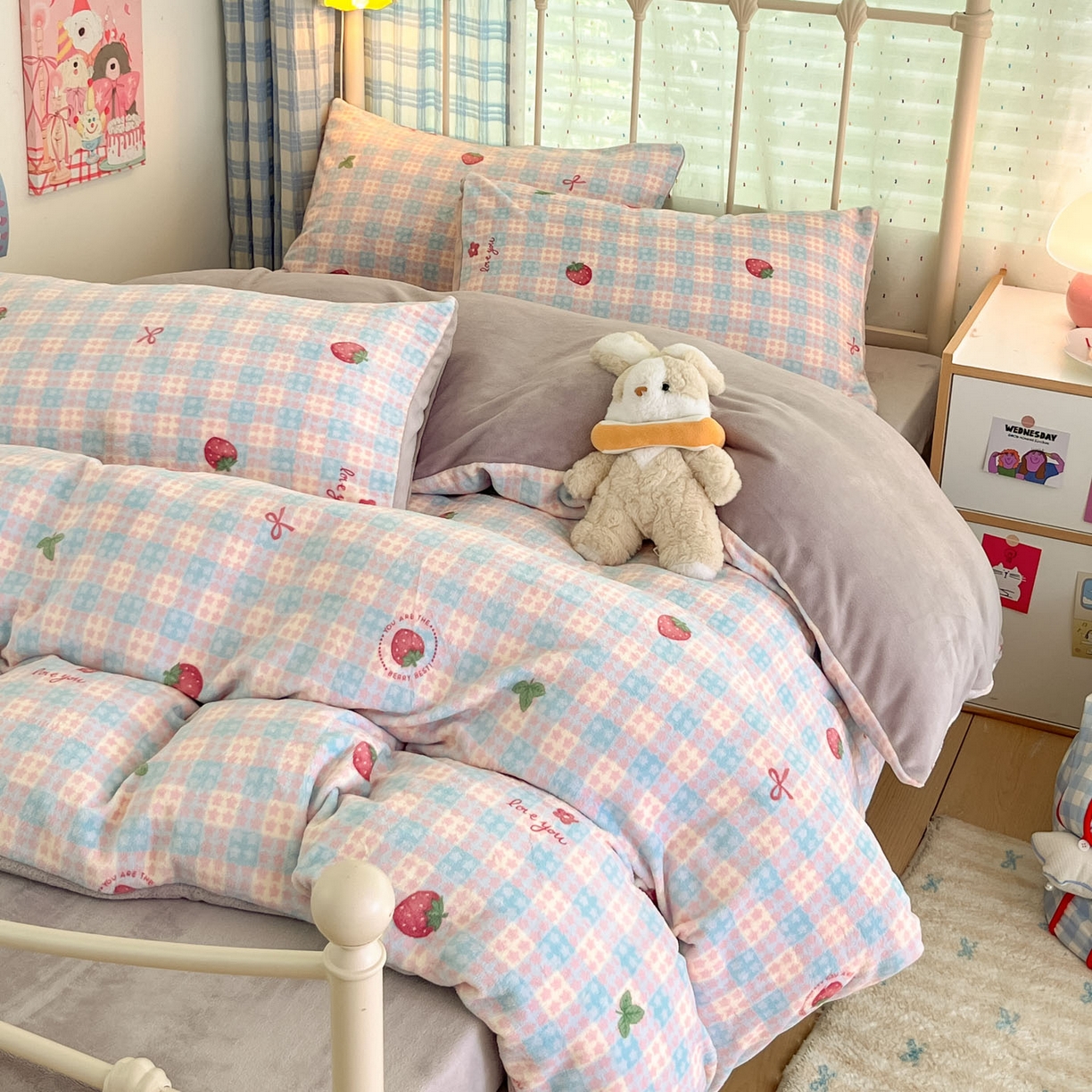 梦洋家纺 2025新款软fufu加厚保暖可爱系牛奶绒宿舍床套件系列 草莓软心