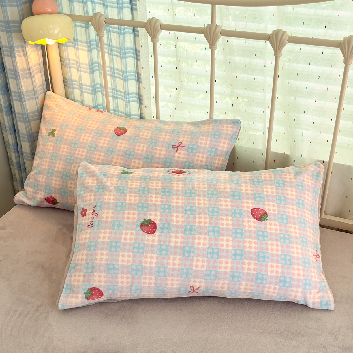 91家纺网 家纺一手货源 找家纺 梦洋家纺 2025新款软fufu加厚保暖可爱系牛奶绒宿舍床套件系列 草莓软心