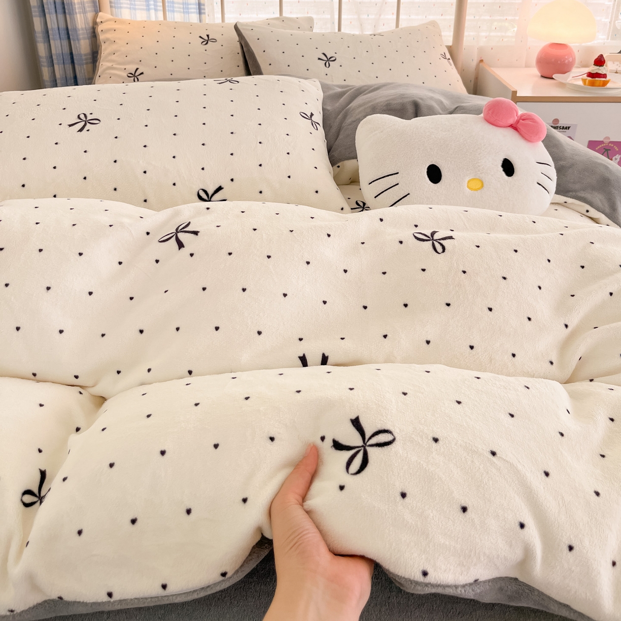 91家纺网 家纺一手货源 找家纺 梦洋家纺 2025新款软fufu加厚保暖可爱系牛奶绒宿舍床套件系列 蝴蝶点点心
