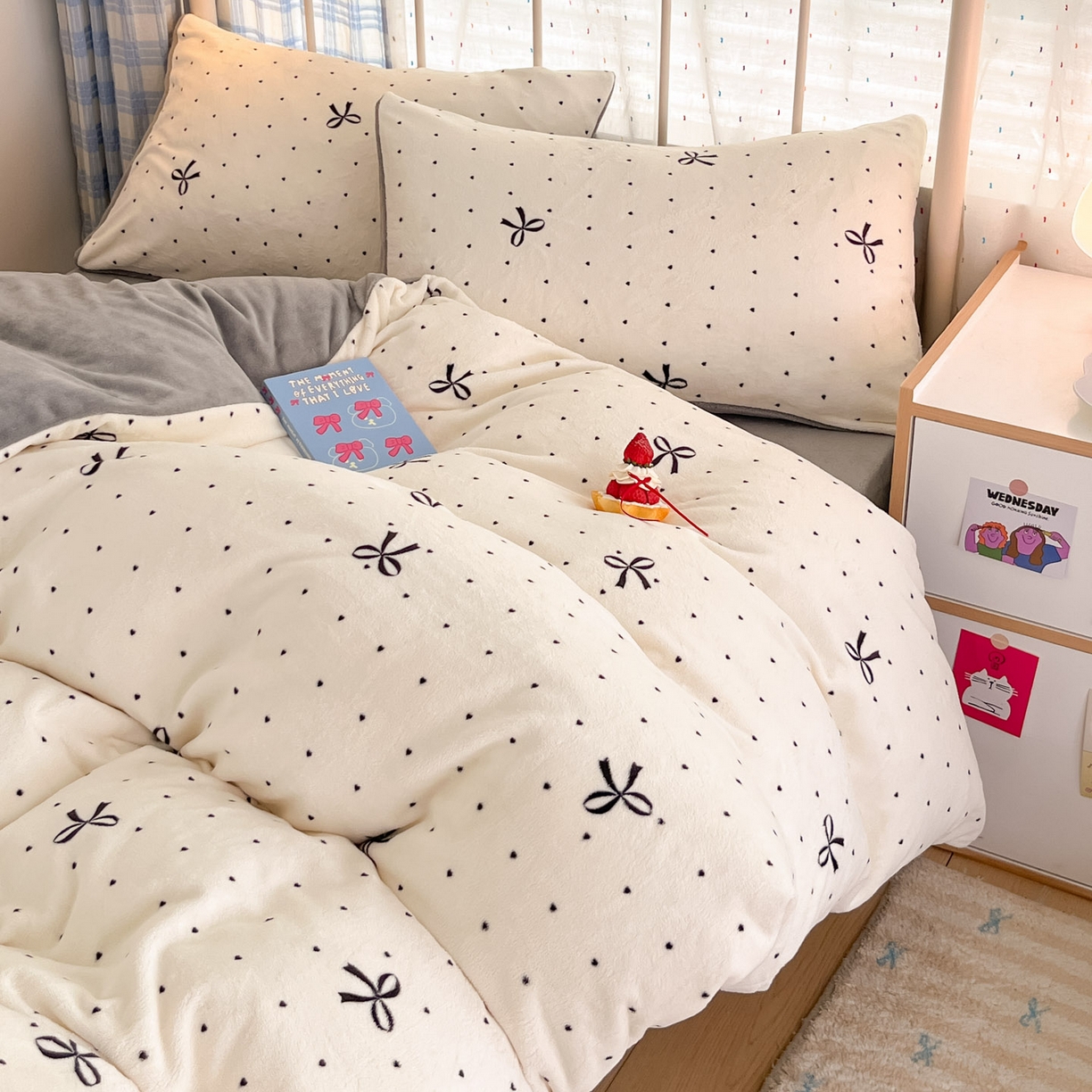 91家纺网 家纺一手货源 找家纺 梦洋家纺 2025新款软fufu加厚保暖可爱系牛奶绒宿舍床套件系列 蝴蝶点点心
