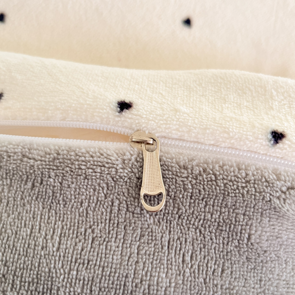 91家纺网 家纺一手货源 找家纺 梦洋家纺 2025新款软fufu加厚保暖可爱系牛奶绒宿舍床套件系列 蝴蝶点点心