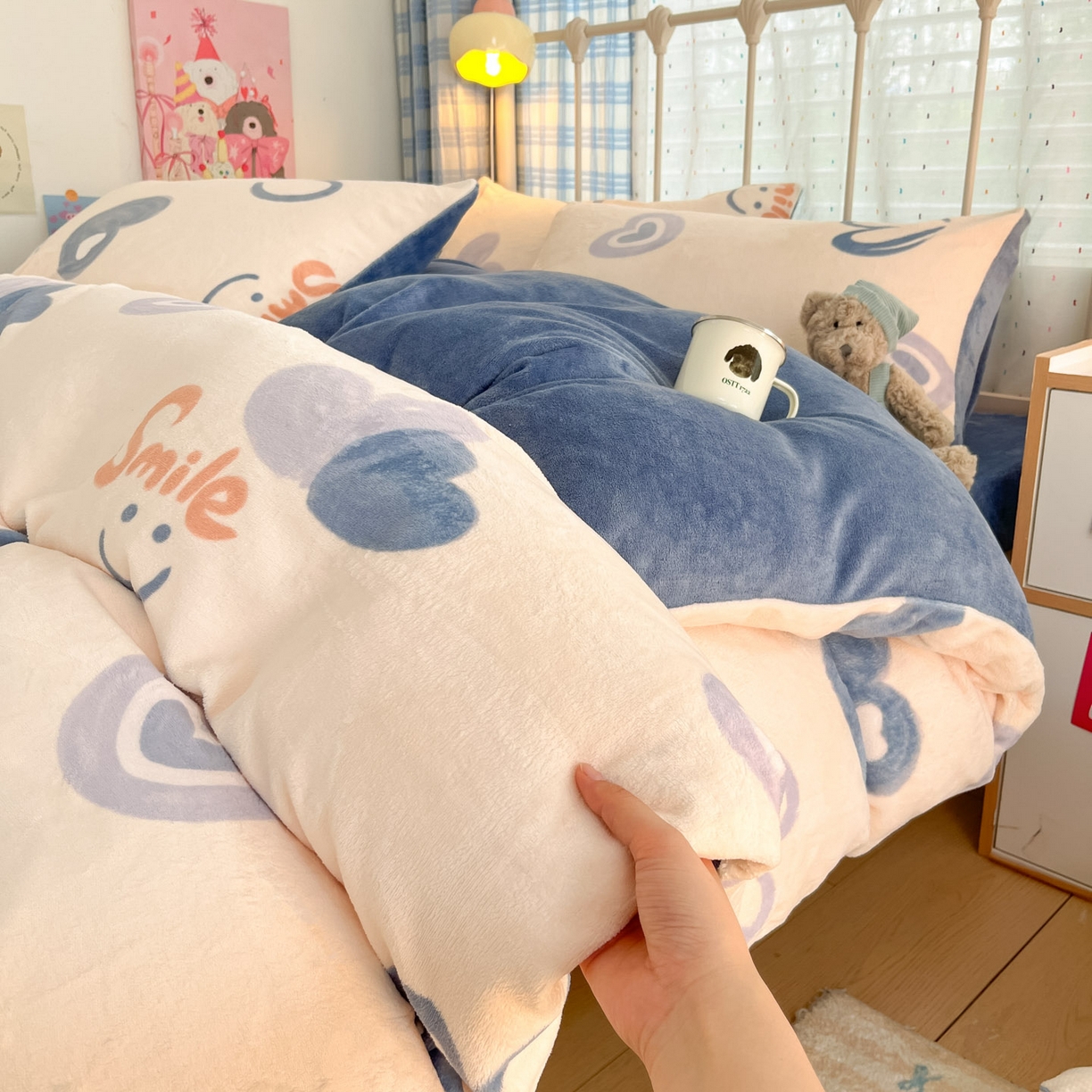 91家纺网 家纺一手货源 找家纺 梦洋家纺 2025新款软fufu加厚保暖可爱系牛奶绒宿舍床套件系列 蜡笔心