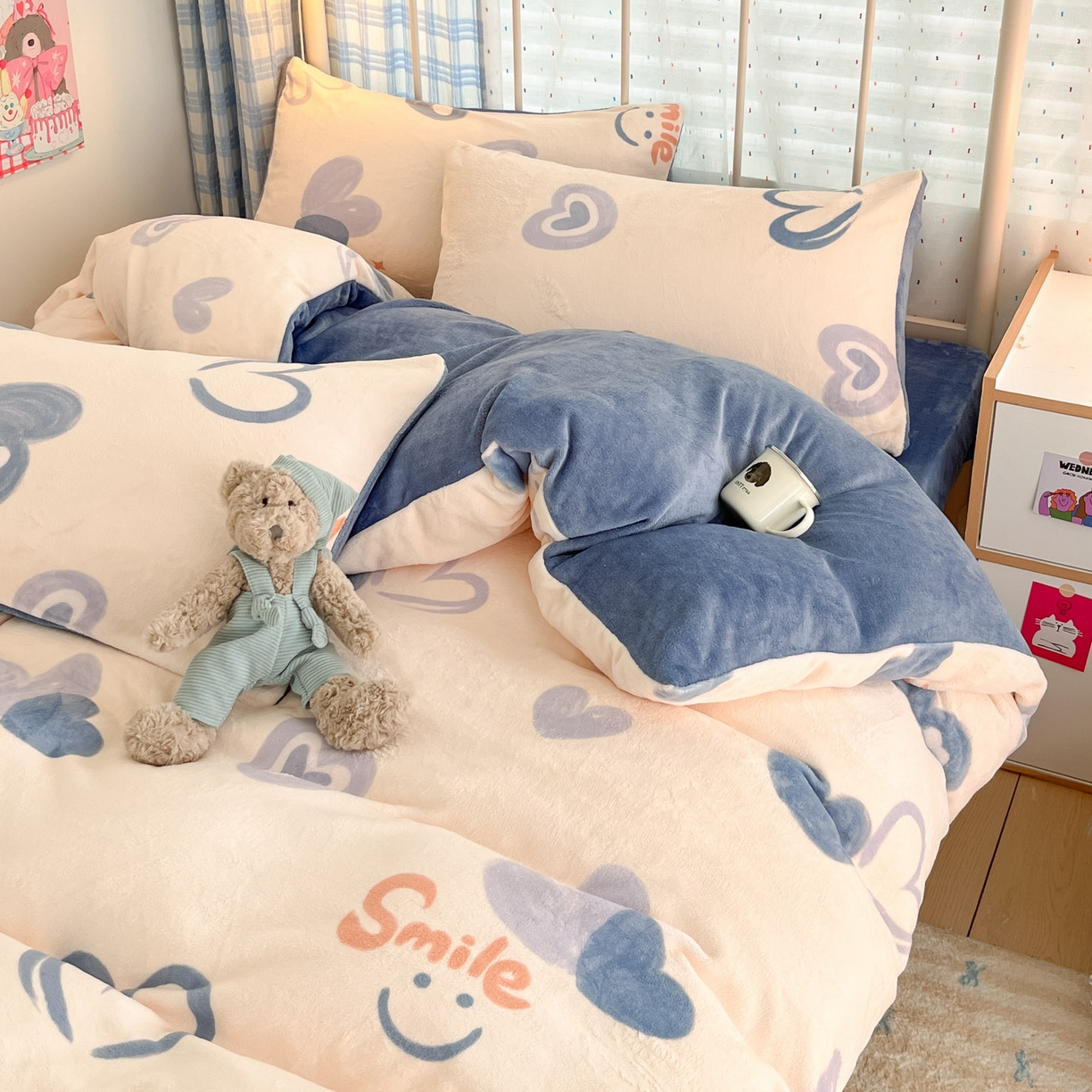 91家纺网 家纺一手货源 找家纺 梦洋家纺 2025新款软fufu加厚保暖可爱系牛奶绒宿舍床套件系列 蜡笔心