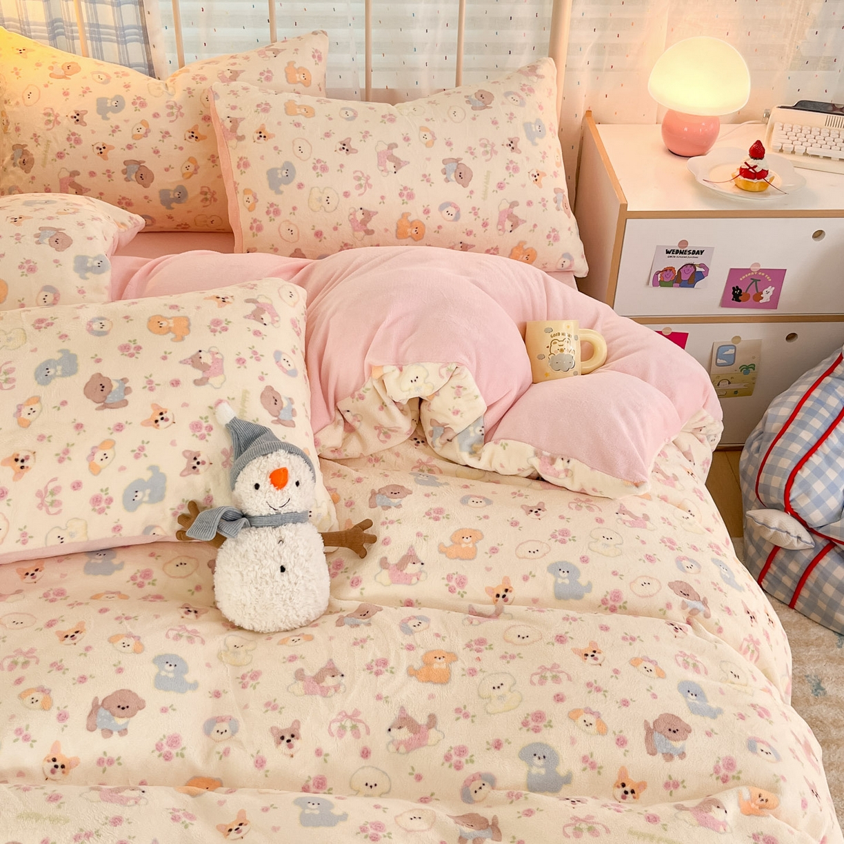 91家纺网 家纺一手货源 找家纺 梦洋家纺 2025新款软fufu加厚保暖可爱系牛奶绒宿舍床套件系列 卖萌修狗