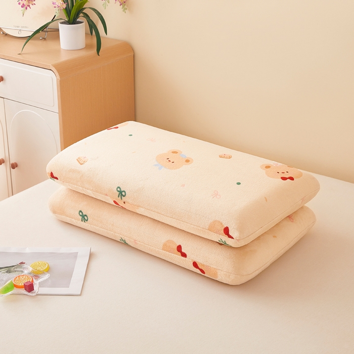 91家纺网 家纺一手货源 找家纺 翎盈家纺 2025新款牛奶绒深睡枕专用枕套面包记忆枕枕头套 黄油小熊