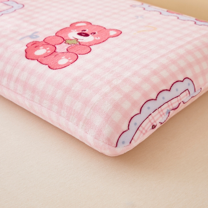 91家纺网 家纺一手货源 找家纺 翎盈家纺 2025新款牛奶绒深睡枕专用枕套面包记忆枕枕头套 快乐回忆