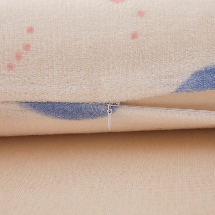 91家纺网 家纺一手货源 找家纺 翎盈家纺 2025新款牛奶绒深睡枕专用枕套面包记忆枕枕头套 炫彩爱心