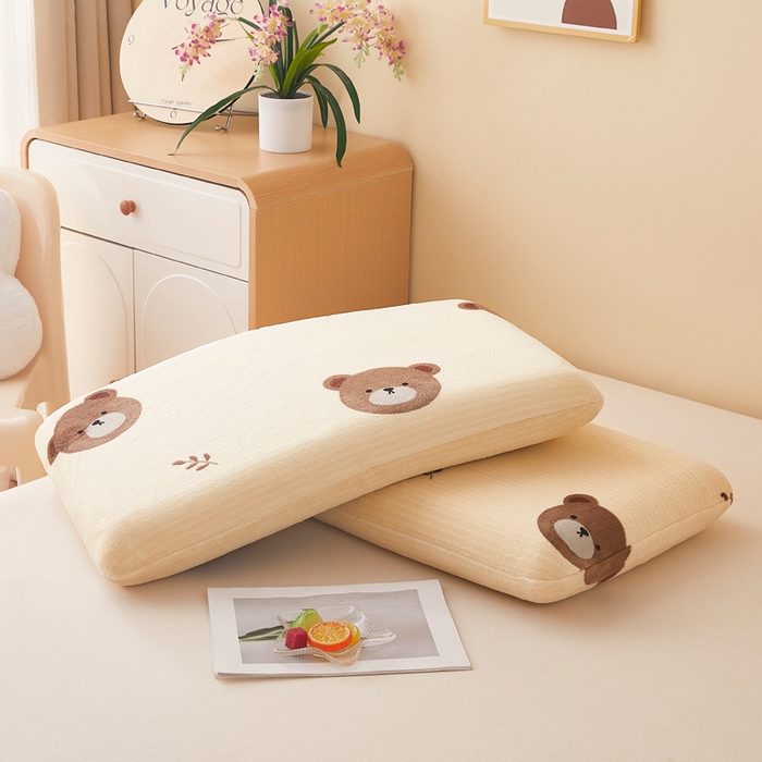 91家纺网 家纺一手货源 找家纺 翎盈家纺 2025新款牛奶绒深睡枕专用枕套面包记忆枕枕头套 开心小熊