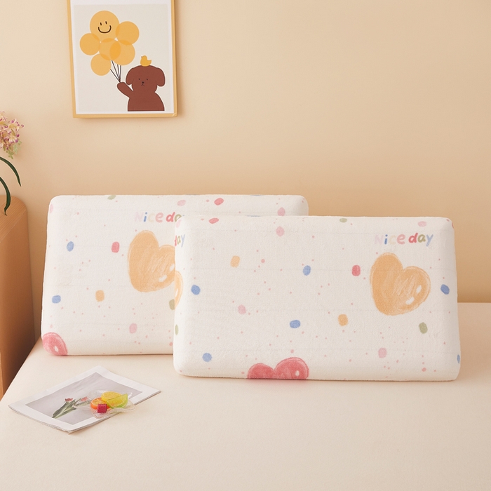 91家纺网 家纺一手货源 找家纺 翎盈家纺 2025新款牛奶绒深睡枕专用枕套面包记忆枕枕头套 炫彩爱心