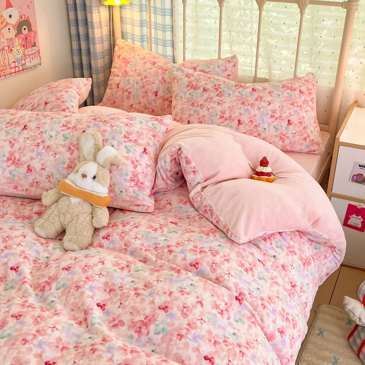91家纺网 家纺一手货源 找家纺 梦洋家纺 2025新款软fufu加厚保暖可爱系牛奶绒宿舍床套件系列 玫瑰粉黛