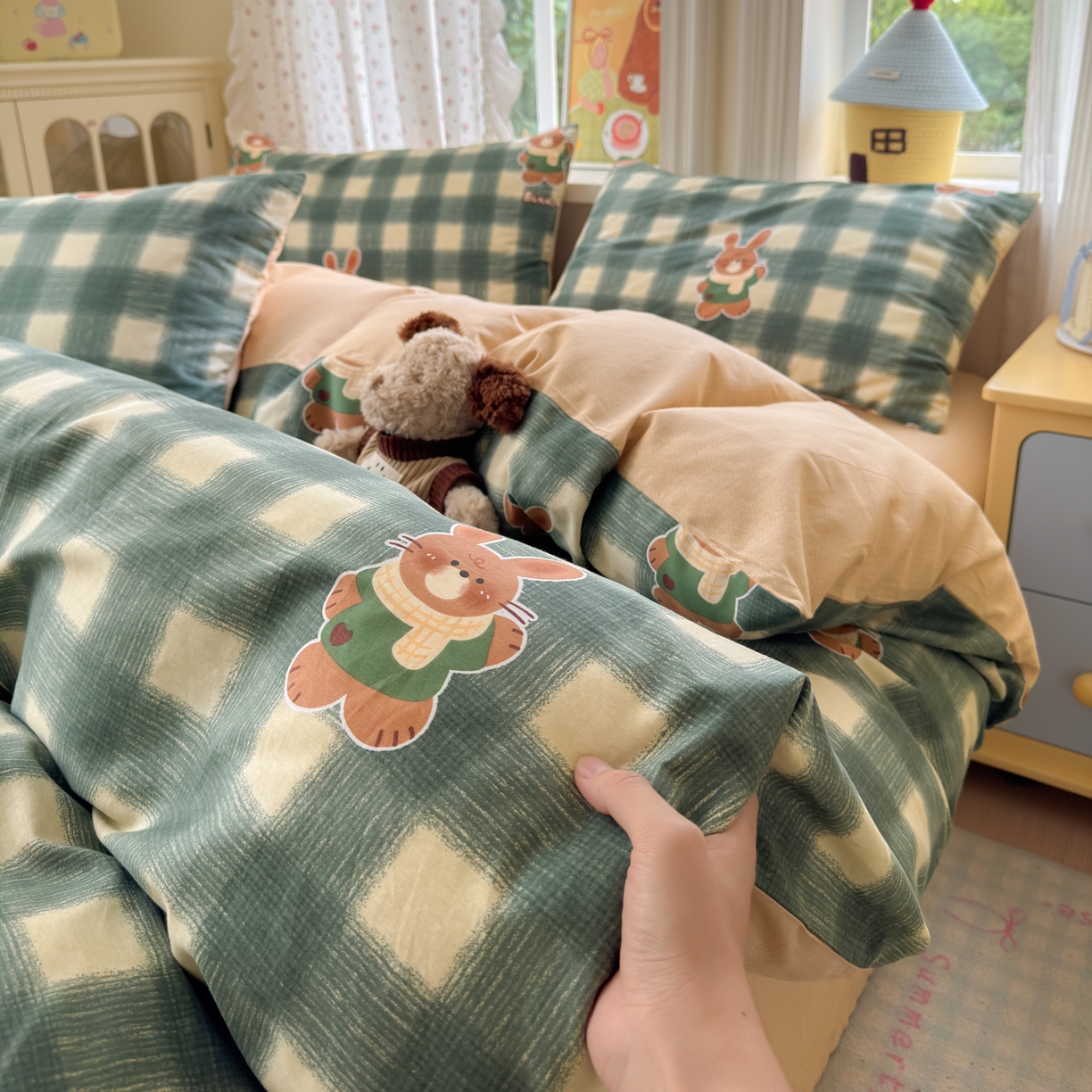 91家纺网 家纺一手货源 找家纺 清雅福 2026春夏新品全棉13070萌趣系列四件套 俏皮兔-绿格